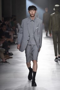 Look 16