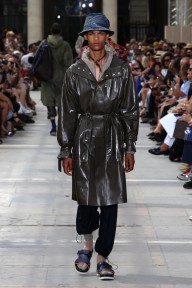 Look 10