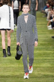 Look 32