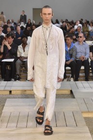 Look 16