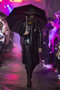 Look 16