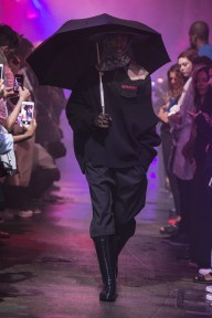 Look 18