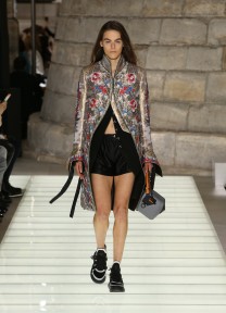 Look 10