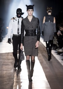 Look 10