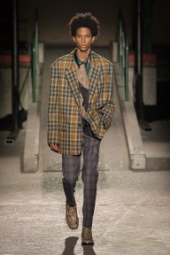 Look 32