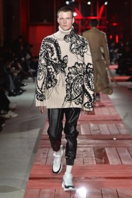 Look 18