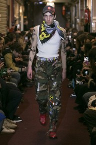 Look 16