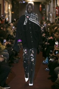 Look 17