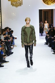 Look 32