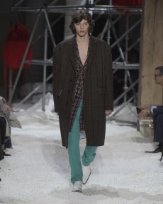 Look 16