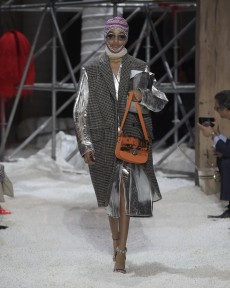 Look 60