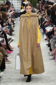 Look 10