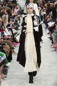 Look 16