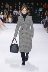 Look 16