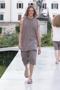 Look 3