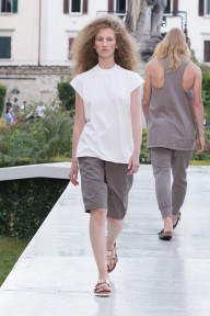 Look 10