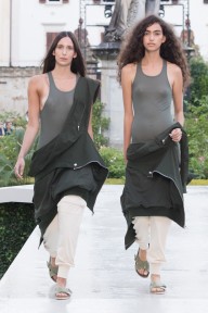 Look 15