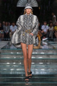 Look 18