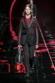 Look 16