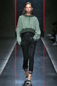 Look 15