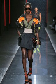 Look 18