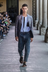 Look 11
