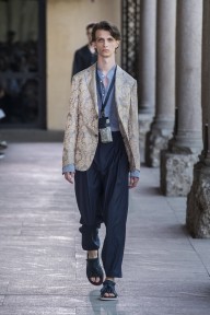 Look 37