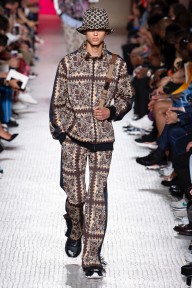 Look 50