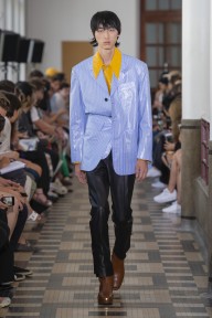 Look 10