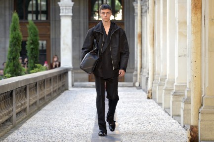 Look 3