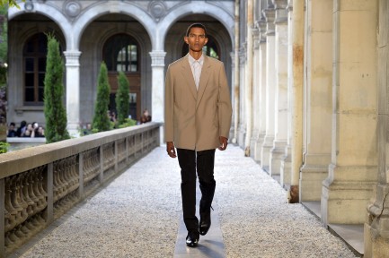 Look 9