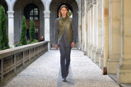 Look 24