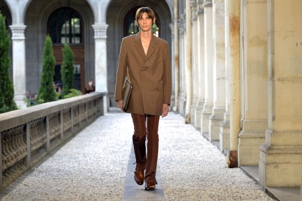 Look 27