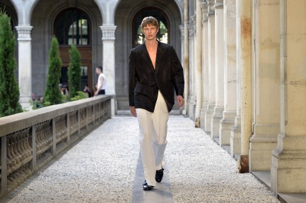 Look 38