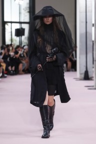 Look 16
