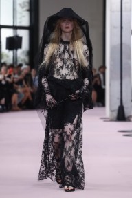 Look 18