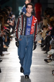 Look 28