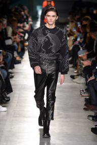 Look 32