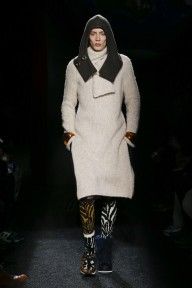 Look 16
