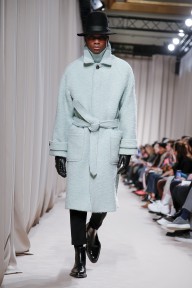 Look 16