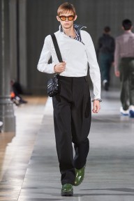 Look 18