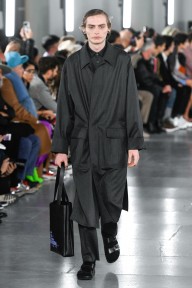 Look 16