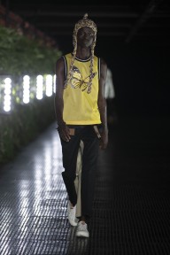 Look 16