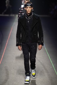 Look 18