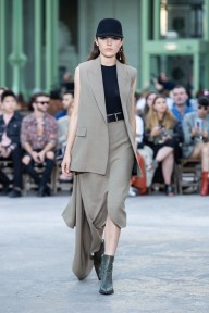 Look 16