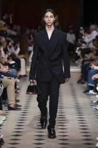 Look 10