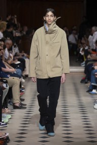 Look 16