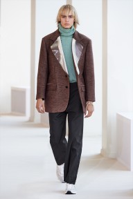 Look 16