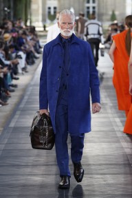 Look 16