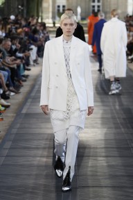 Look 18